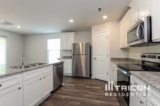 4615 Hazelburn Dr in Greensboro, NC - Building Photo - Building Photo