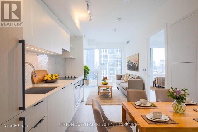 property at 82-1582 Dalhousie St