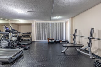 Ambleside in West Vancouver, BC - Building Photo - Interior Photo