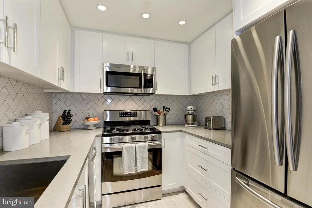 649 C St SE in Washington, DC - Building Photo