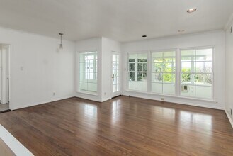 8129 Darby Ave in Los Angeles, CA - Building Photo - Building Photo