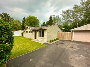 7850 Dubuque Rd in Clarkston, MI - Building Photo - Building Photo