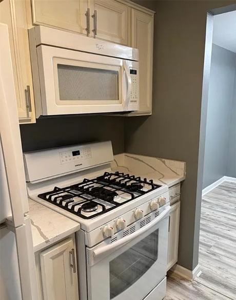 120 Charter Oaks Dr in Buffalo, NY - Building Photo - Building Photo