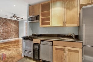 330 E 100th St in New York, NY - Building Photo