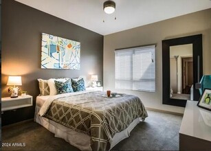 290 E Roosevelt St, Unit 1 in Phoenix, AZ - Foto de edificio - Building Photo