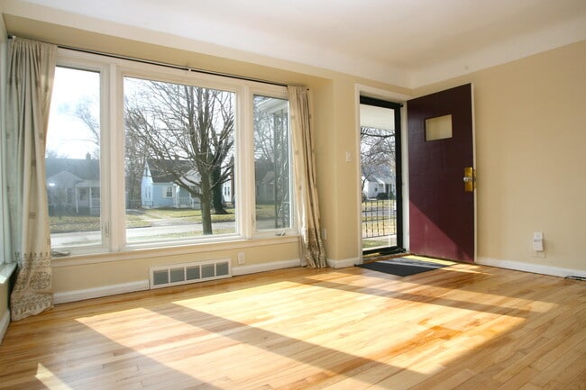 233 De Villen Ave in Royal Oak, MI - Building Photo - Building Photo