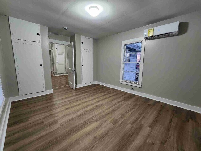 206 N Donohue St in Granger, TX - Building Photo - Building Photo