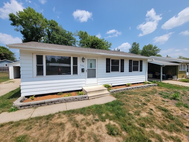 property at 1120 W 8th Ave