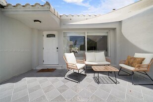 1625 Hollywood Blvd in Hollywood, FL - Building Photo