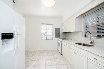 2340 SW 16th St in Miami, FL - Building Photo - Building Photo