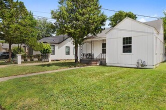718 Genoa Ave in Dallas, TX - Building Photo - Building Photo