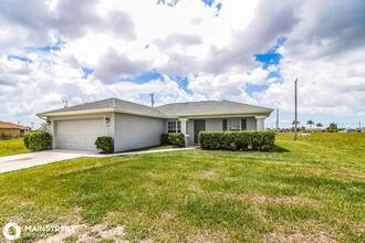 610 NE 16th Terrace in Cape Coral, FL - Building Photo - Building Photo