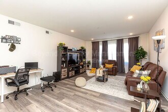 5405 Beach Grass Ln in San Diego, CA - Building Photo - Building Photo