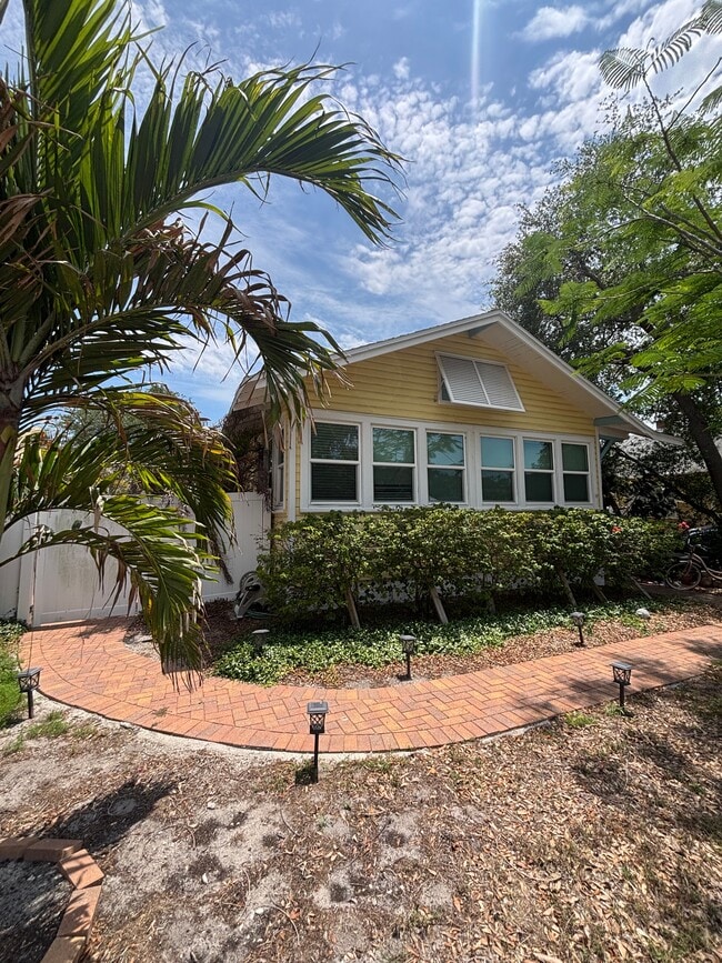 property at 918 24th Ave N