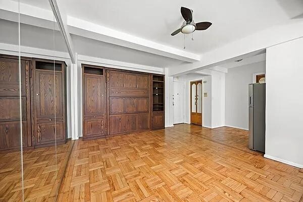 140 E 40th St in New York, NY - Building Photo
