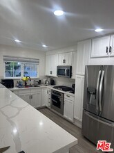 19700 Blythe St in Los Angeles, CA - Building Photo - Building Photo