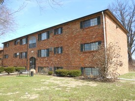 Lakewood Park Apartments in Milford, OH - Building Photo