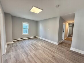 748 Maple St in Bridgeport, CT - Building Photo - Building Photo