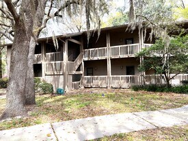 3155 Ravines Rd in Middleburg, FL - Building Photo