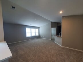 4204 N Golden Clove Bnd in Bellbrook, OH - Building Photo - Building Photo