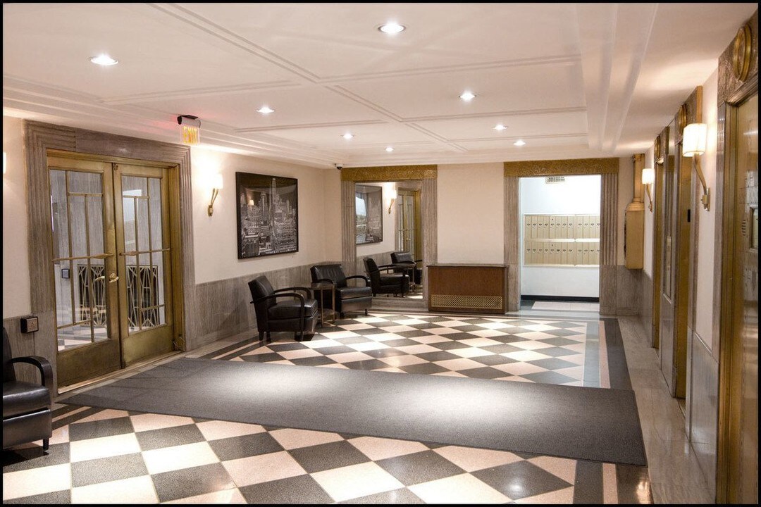 433 W 34th St in New York, NY - Building Photo