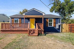 2731 Fordham Rd in Dallas, TX - Building Photo