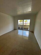 2408 NW 16th St Rd in Miami, FL - Building Photo - Building Photo