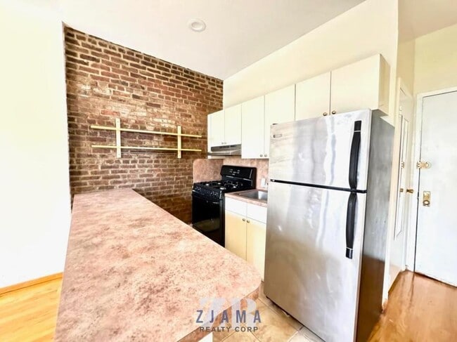 545 5th Ave in Brooklyn, NY - Foto de edificio - Building Photo
