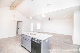 2011 102nd St, Unit B in Lubbock, TX - Building Photo - Building Photo