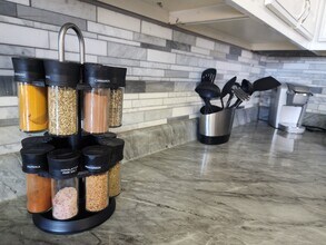 5866 Wildcat Cyn in San Antonio, TX - Foto de edificio - Building Photo