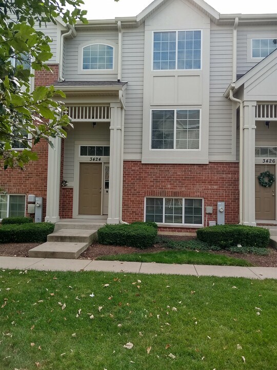 3424 Cameron Dr in Elgin, IL - Building Photo