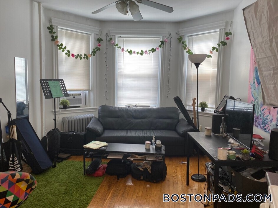 151 Park Dr, Unit 24 in Boston, MA - Building Photo