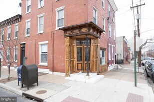 2434 E Dauphin St in Philadelphia, PA - Building Photo