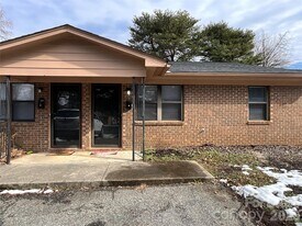 201 Arthur Dr in Thomasville, NC - Building Photo