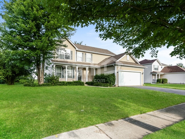 605 Country Brook Ln in Harvard, IL - Building Photo - Building Photo