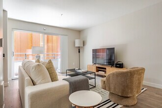 526 Yale Ave N in Seattle, WA - Building Photo - Building Photo