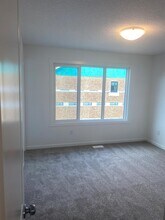 1025 Secord Promenade in Edmonton, AB - Building Photo - Building Photo