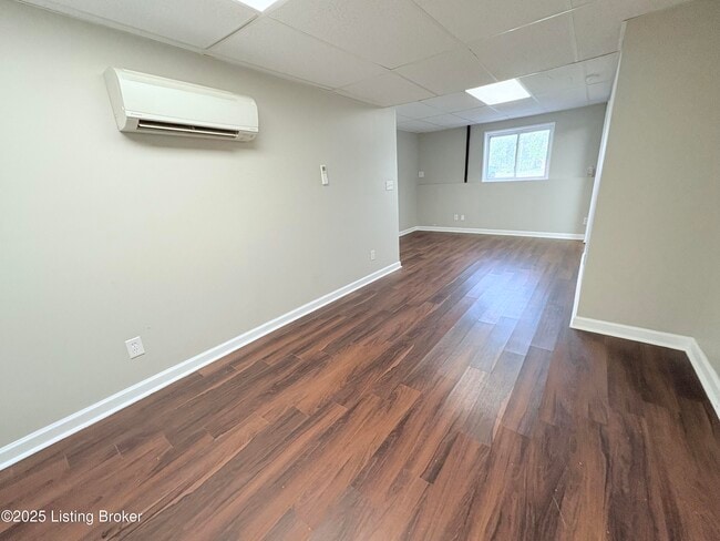 9605 Glenawyn Cir in Louisville, KY - Building Photo - Building Photo