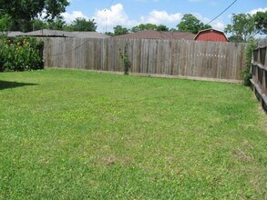 4726 Caroline St in Seabrook, TX - Building Photo - Building Photo