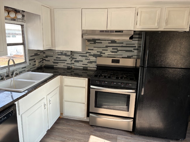 47 Brenda Ln in Mary Esther, FL - Foto de edificio - Building Photo