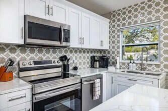 1000 8th Ave SW in Largo, FL - Building Photo - Building Photo