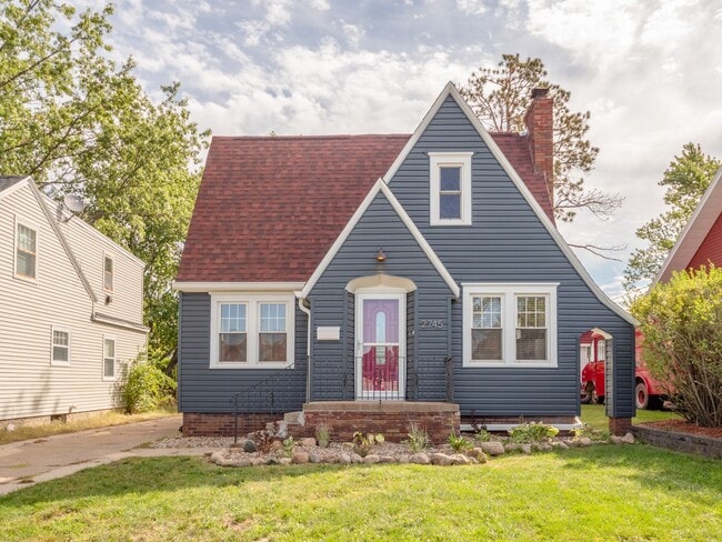 property at 2745 2nd Ave SE
