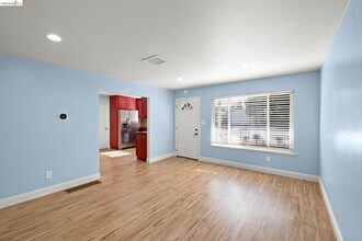 172 William Way in Pittsburg, CA - Building Photo - Building Photo