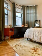 427 S Huntington Ave, Unit 2 in Boston, MA - Foto de edificio - Building Photo