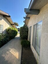 33 W Santa Ana Ave, Unit Unit A in Clovis, CA - Building Photo - Building Photo