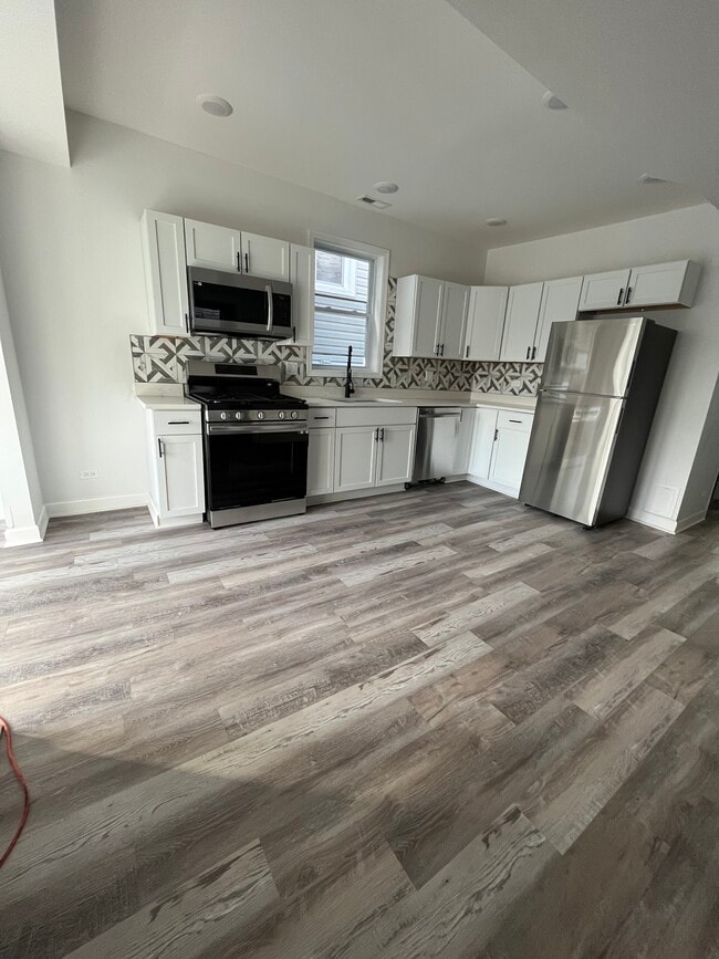 3329 N Karlov Ave, Unit #1 in Chicago, IL - Building Photo - Building Photo