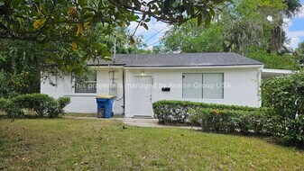 962 Cornwallis Dr in Jacksonville, FL - Building Photo