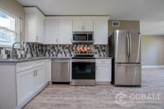 2331 Peachwood Cir NE-Unit -2B in Atlanta, GA - Building Photo - Building Photo
