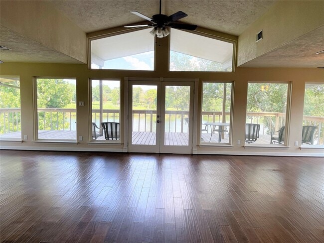 20527 Rio Villa Dr in Houston, TX - Building Photo - Building Photo