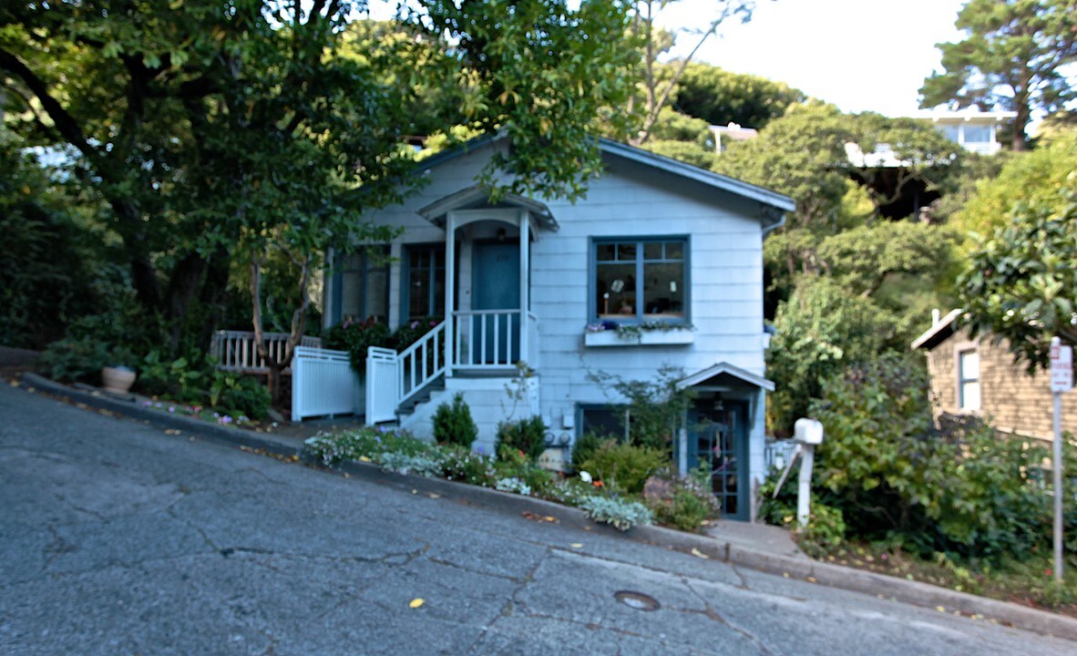 658 Main St in Sausalito, CA - Building Photo